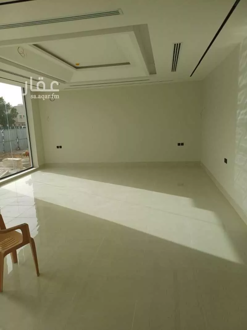 عمارة 1050 م² في الخليج 2