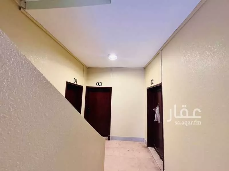 عمارة 607 م² في النخيل 7