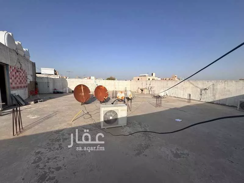 عمارة 607 م² في النخيل 16
