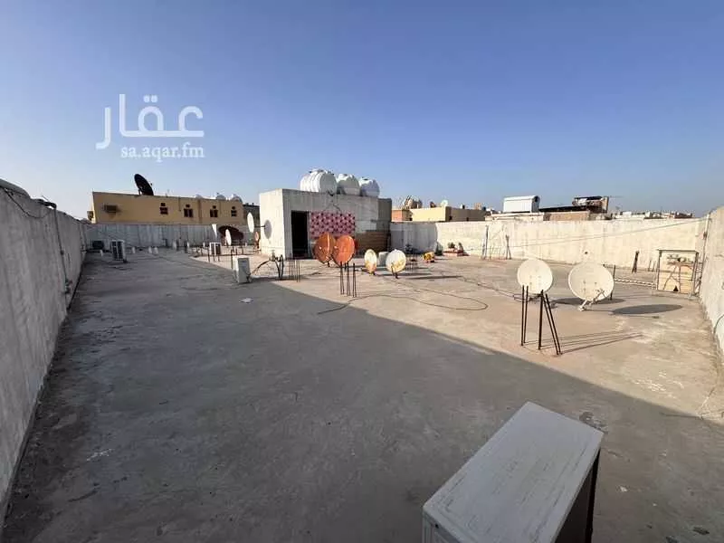 عمارة 607 م² في النخيل 15