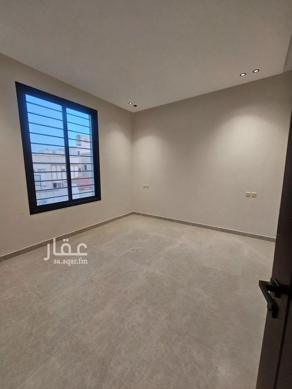 دور 5 غرف في الخليج 3