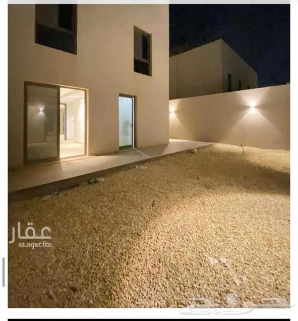 فيلا 5 غرف في عكاظ 10