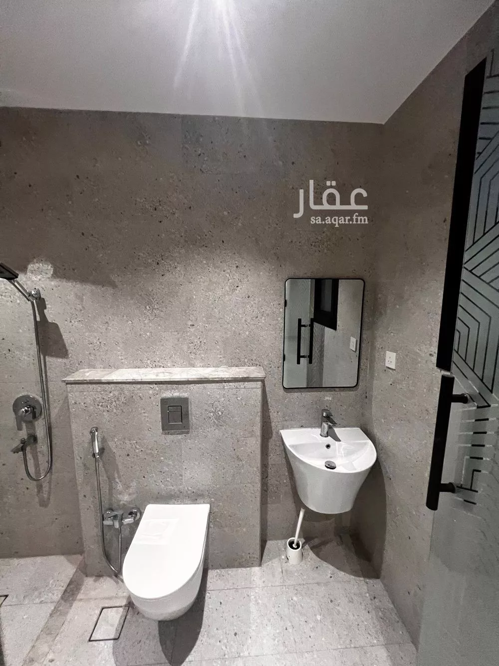 فيلا 4 غرف في العارض 2