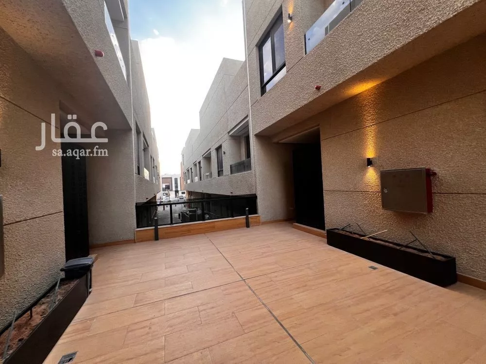فيلا 4 غرف في العارض 7