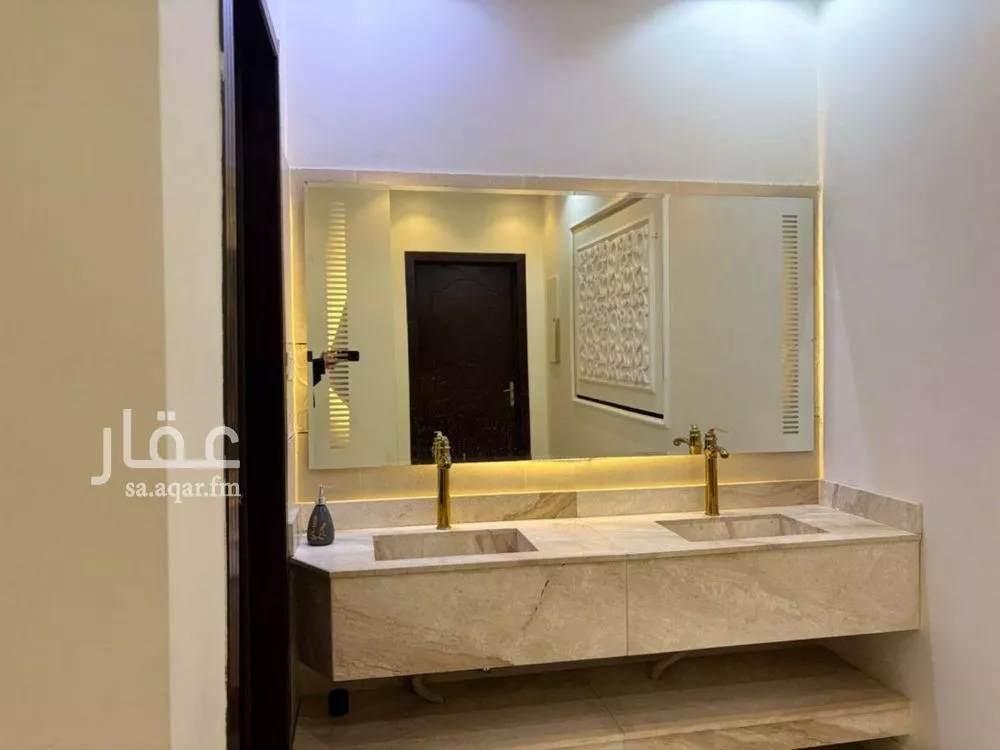 6 bedroom villa in Al Rimal 5