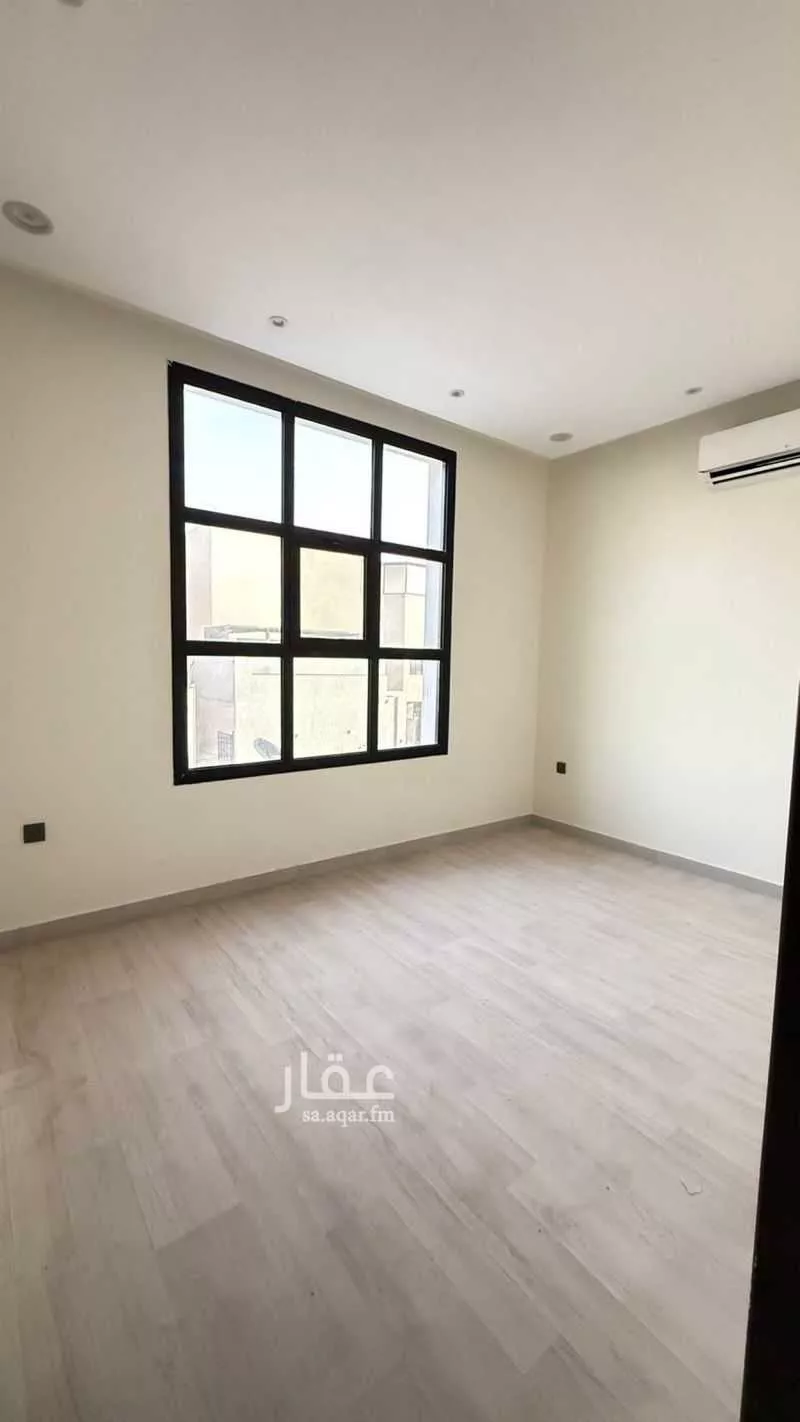 فيلا 4 غرف في العارض 9