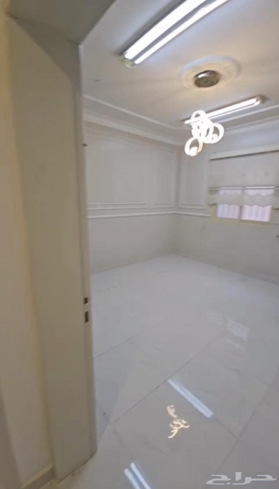 شقة 4 غرف في النور 4