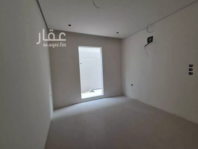 شقة 7 غرف في طيبة 10