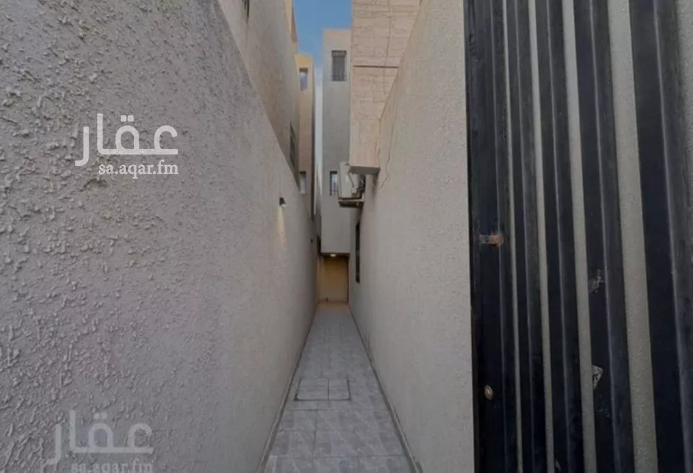 فيلا 4 غرف في الشرق 10
