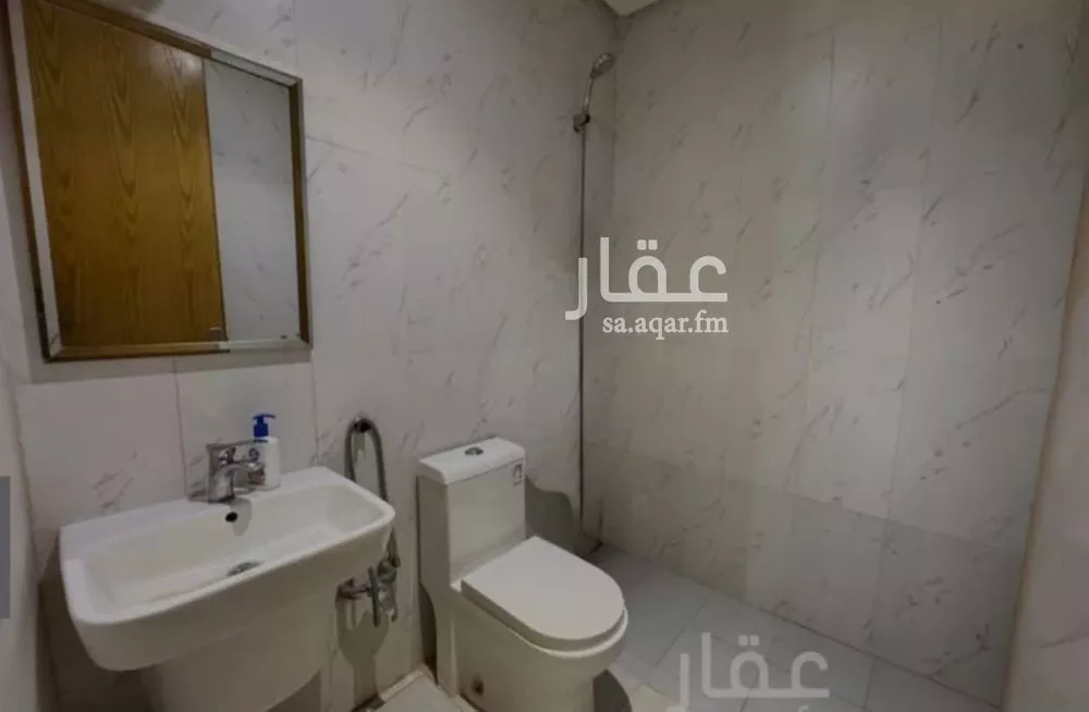 فيلا 4 غرف في الشرق 19