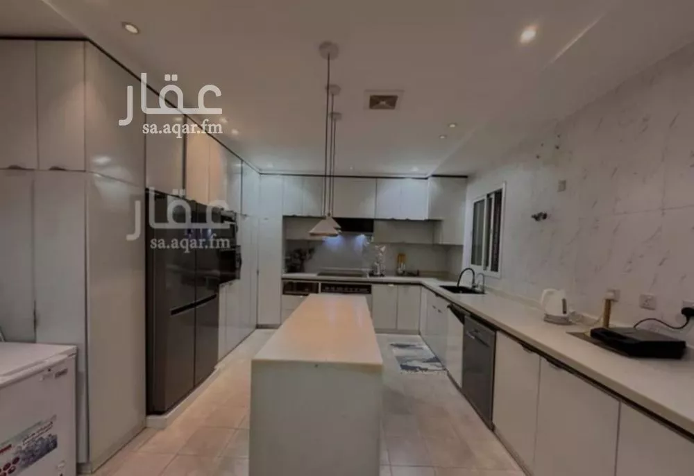 فيلا 4 غرف في الشرق 23