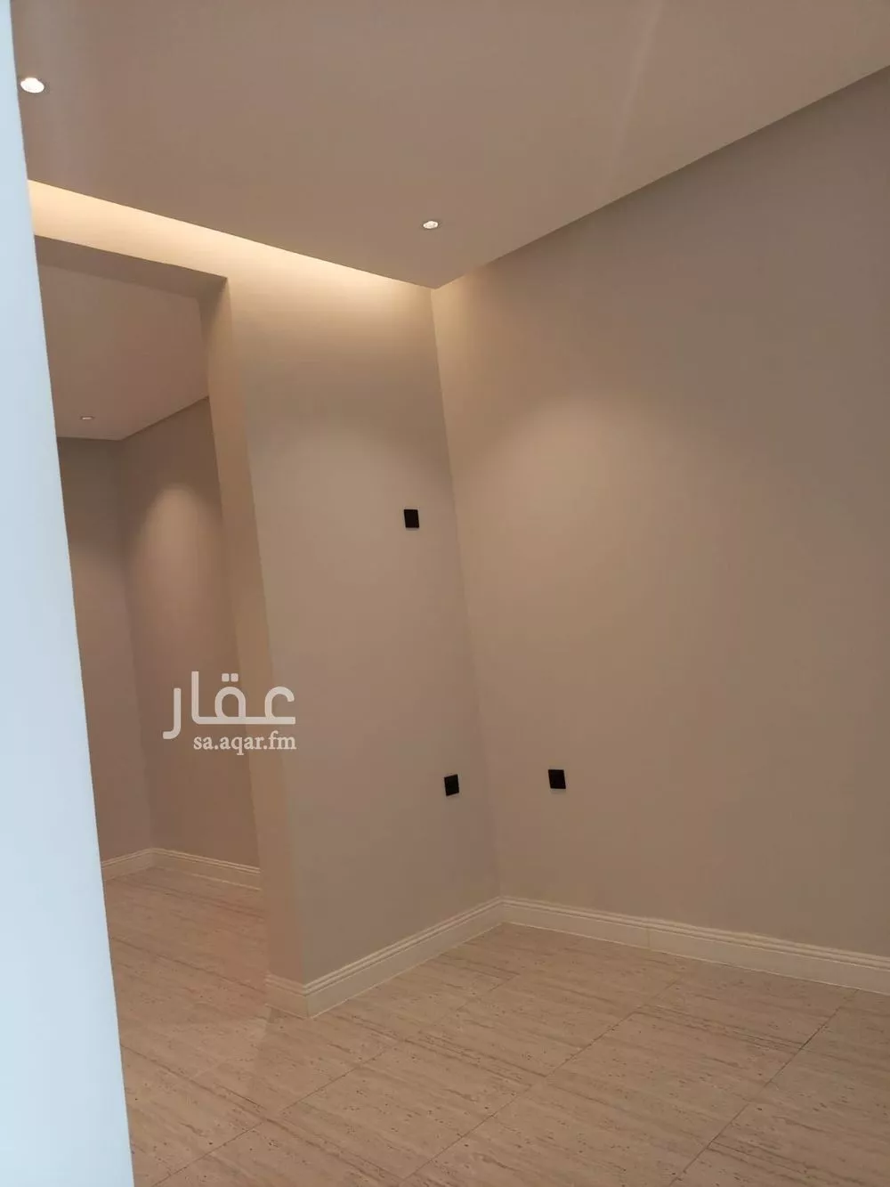 شقة 4 غرف في العارض 10