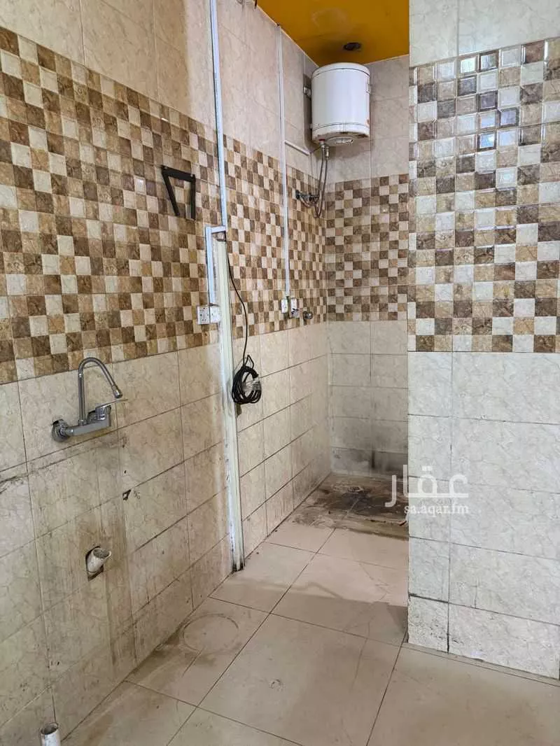610 sqm shop in Al Salam 4