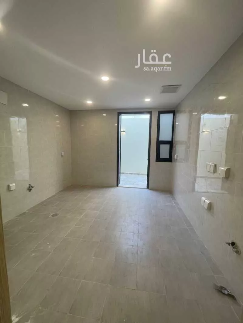5 bedroom villa in Al Janadriyah 22