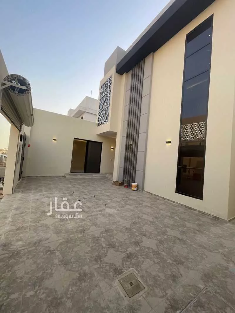 5 bedroom villa in Al Janadriyah 5