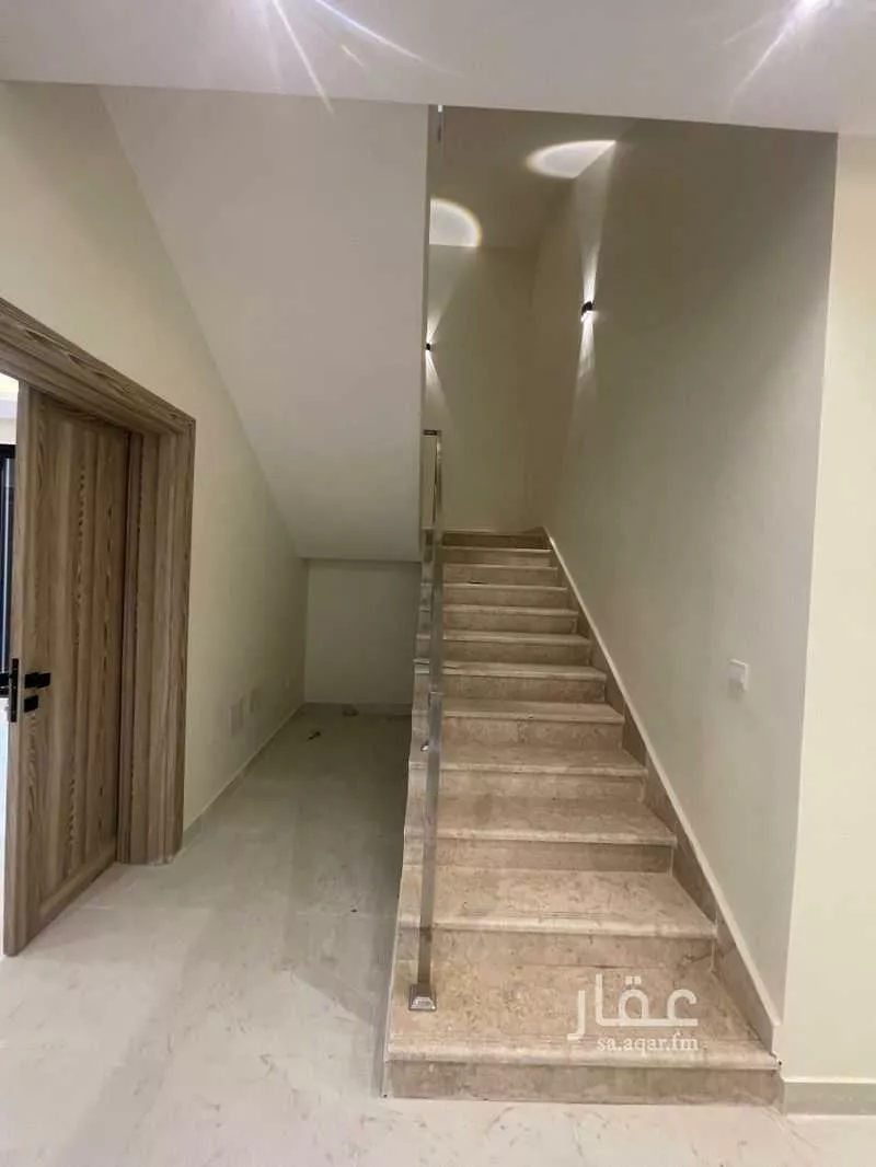 5 bedroom villa in Al Janadriyah 13