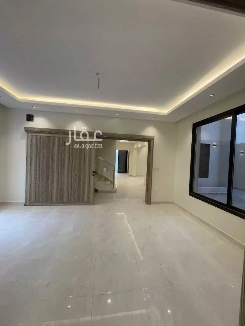5 bedroom villa in Al Janadriyah 8