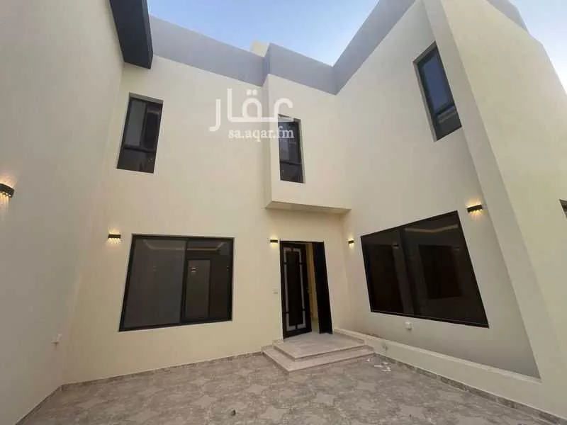5 bedroom villa in Al Janadriyah 6