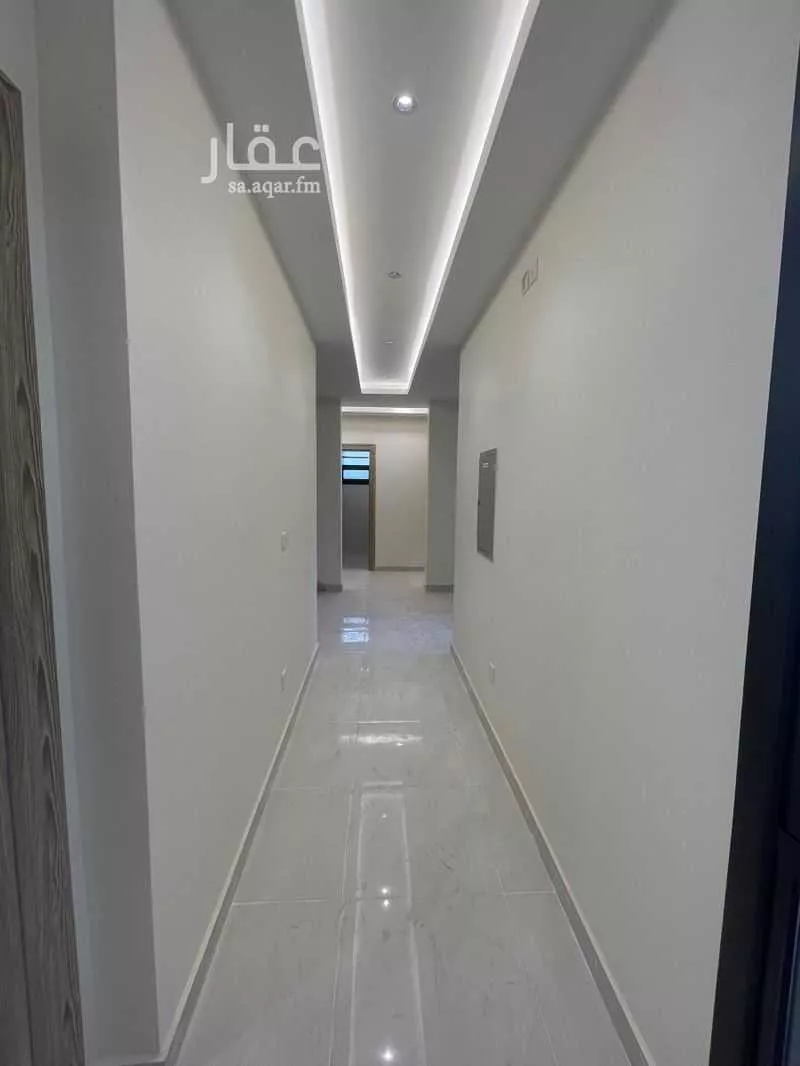 5 bedroom villa in Al Janadriyah 15