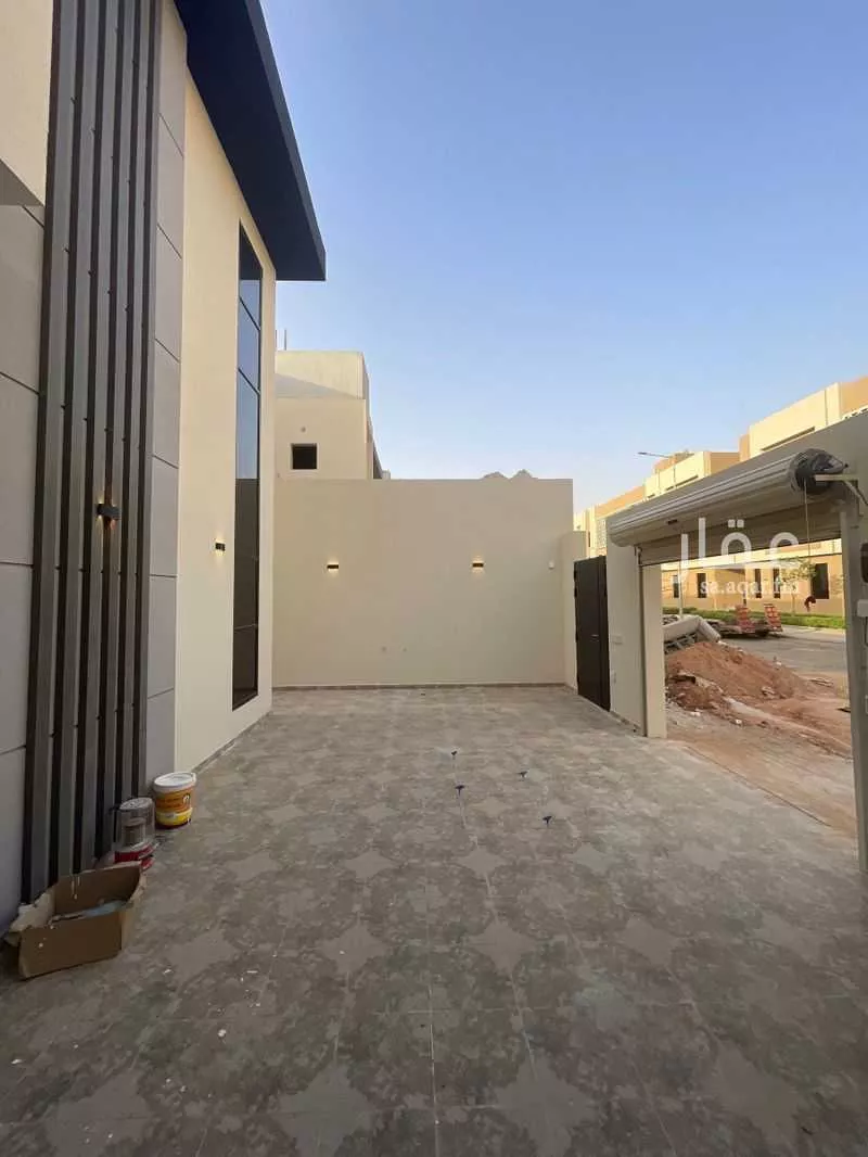 5 bedroom villa in Al Janadriyah 3
