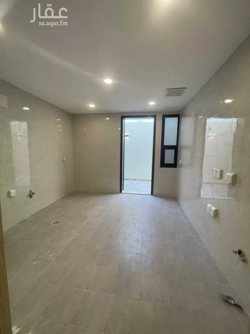 5 bedroom villa in Al Janadriyah 16
