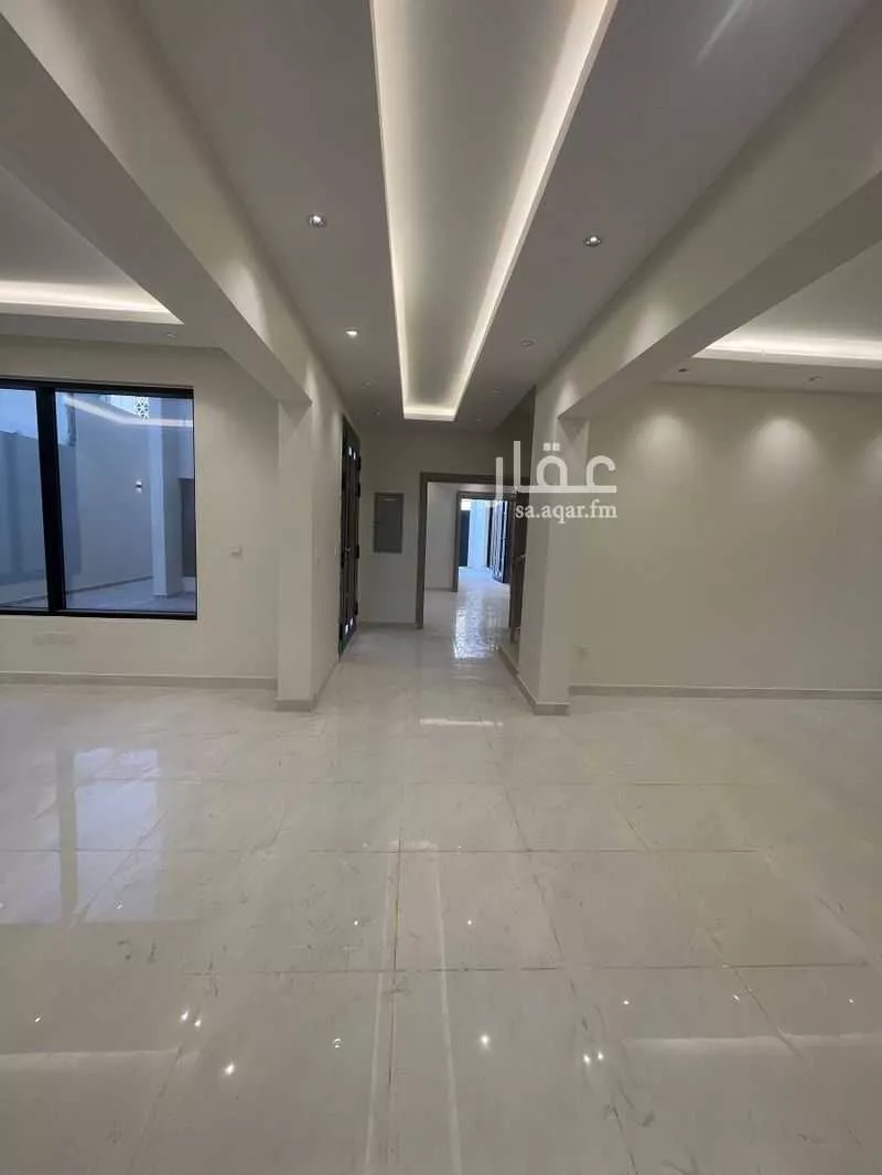 5 bedroom villa in Al Janadriyah 19