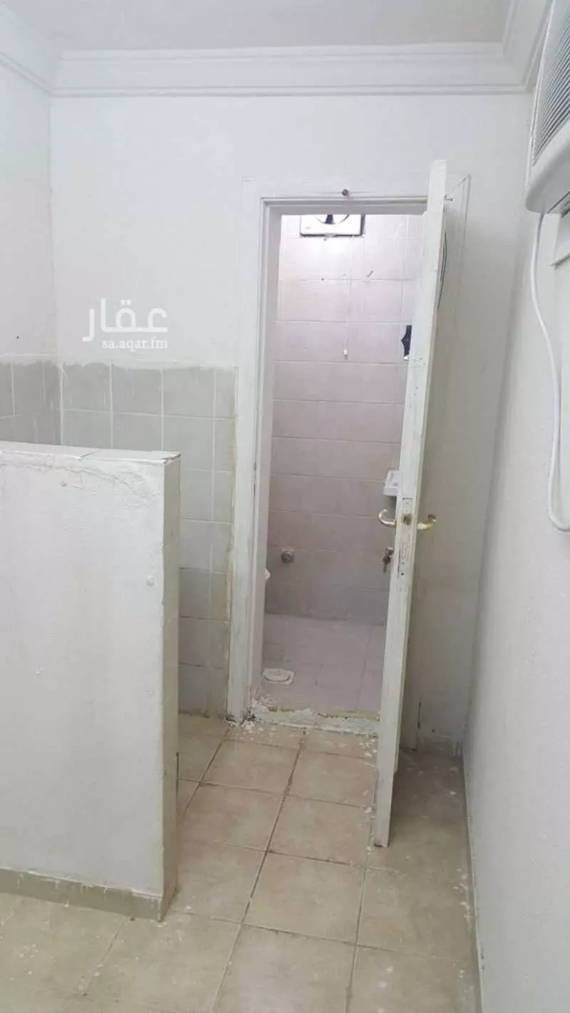 عمارة 651 م² في الواحة 5