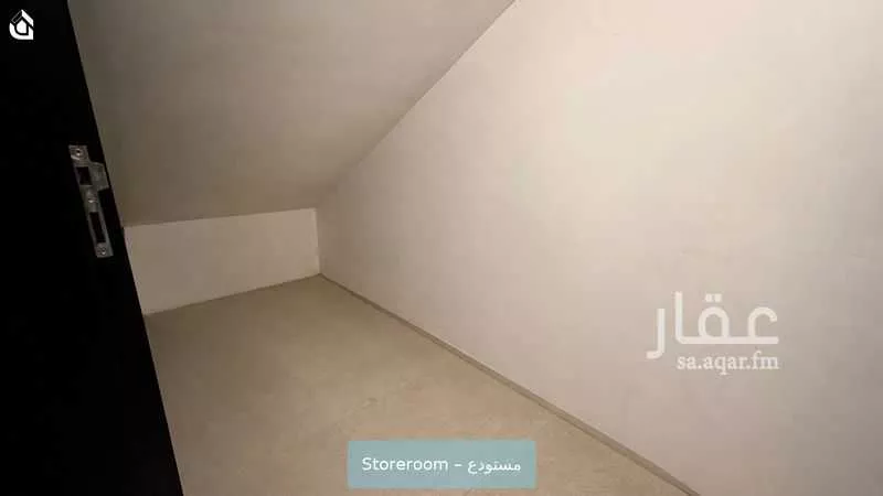 فيلا 4 غرف في العارض 7