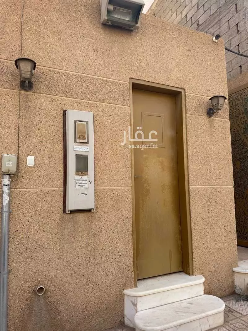 فيلا 4 غرف في عرقة 9