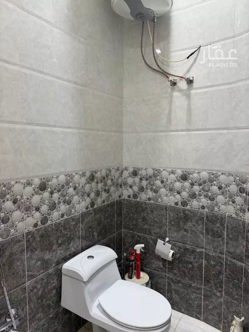 فيلا 4 غرف في عرقة 4