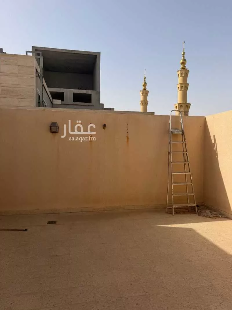 فيلا 4 غرف في عرقة 15