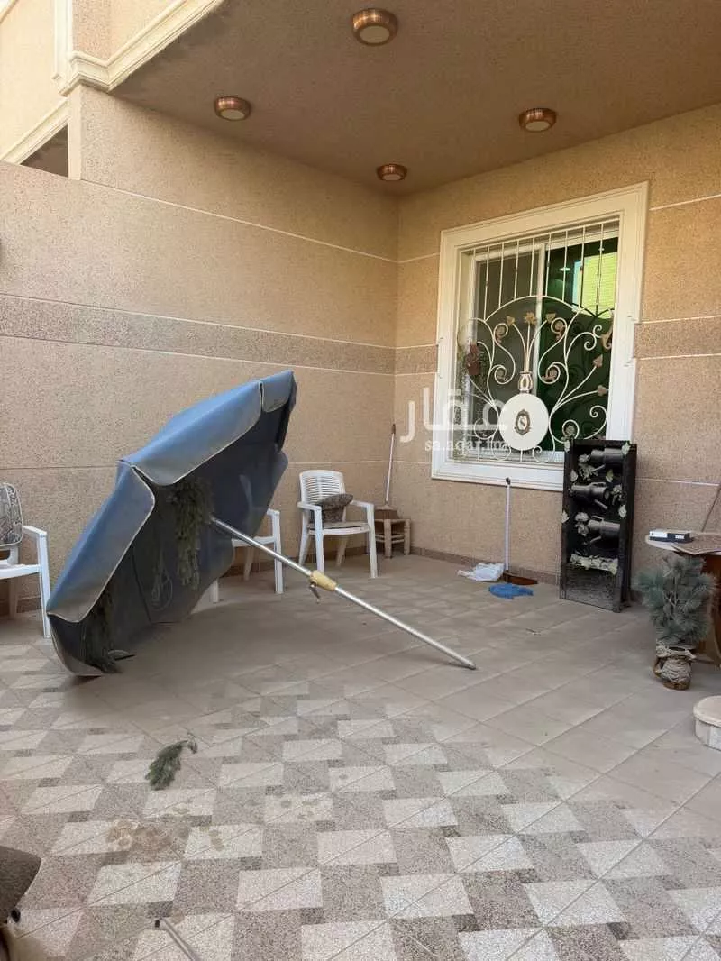 فيلا 4 غرف في عرقة 8