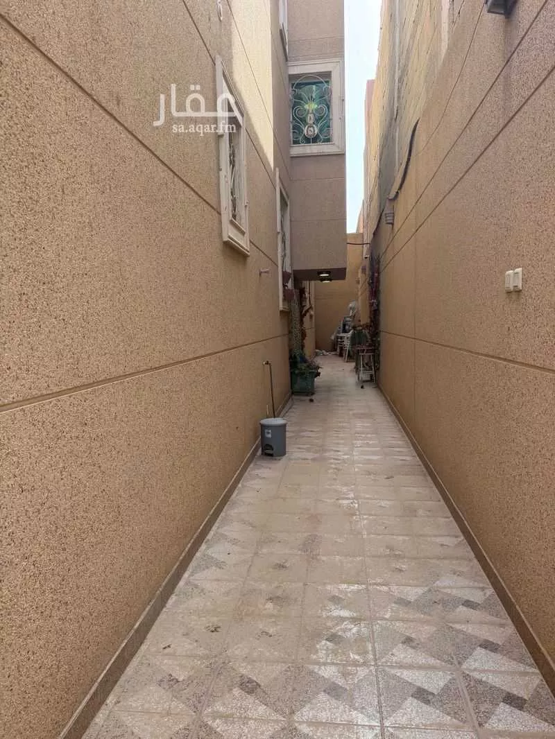 فيلا 4 غرف في عرقة 5