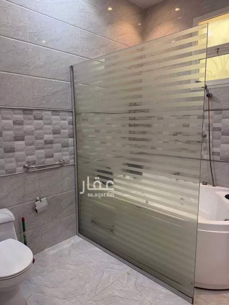 فيلا 4 غرف في عرقة 19