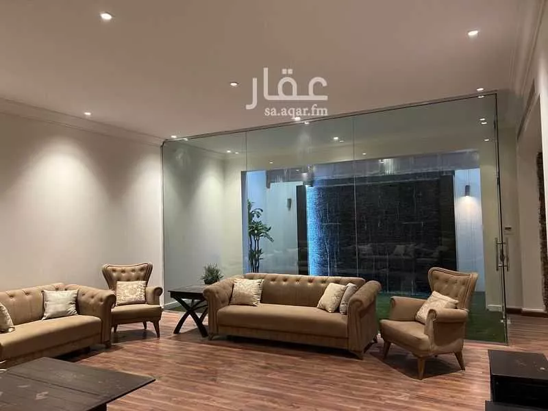 فيلا 4 غرف في عرقة 5
