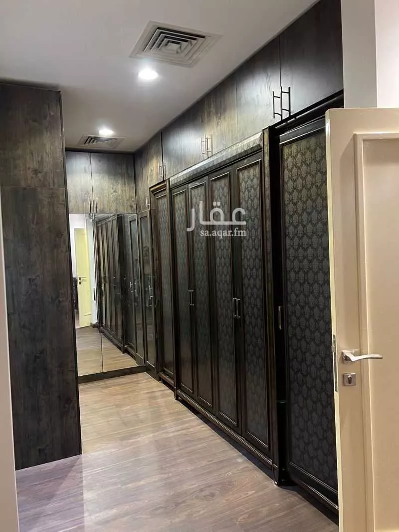 فيلا 4 غرف في عرقة 19