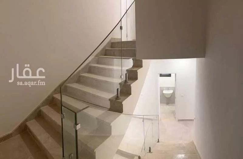 فيلا 6 غرف في العارض 5