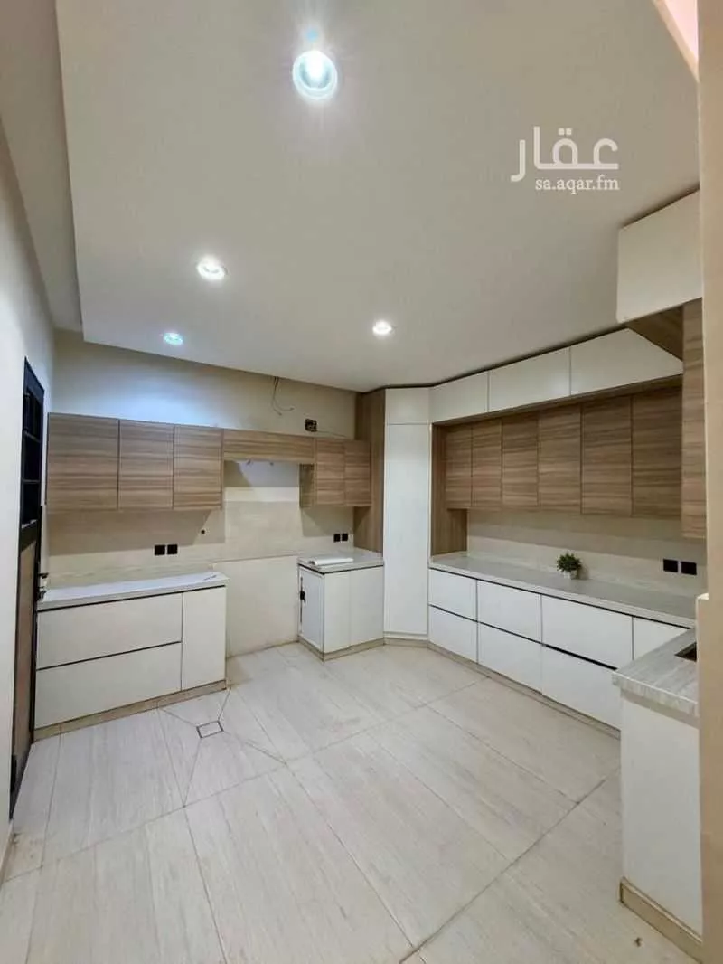 فيلا 8 غرف في الملز 10