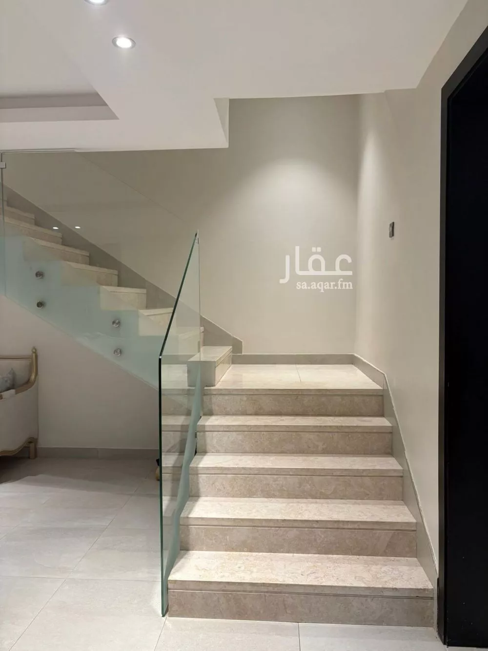 فيلا 5 غرف في عكاظ 17