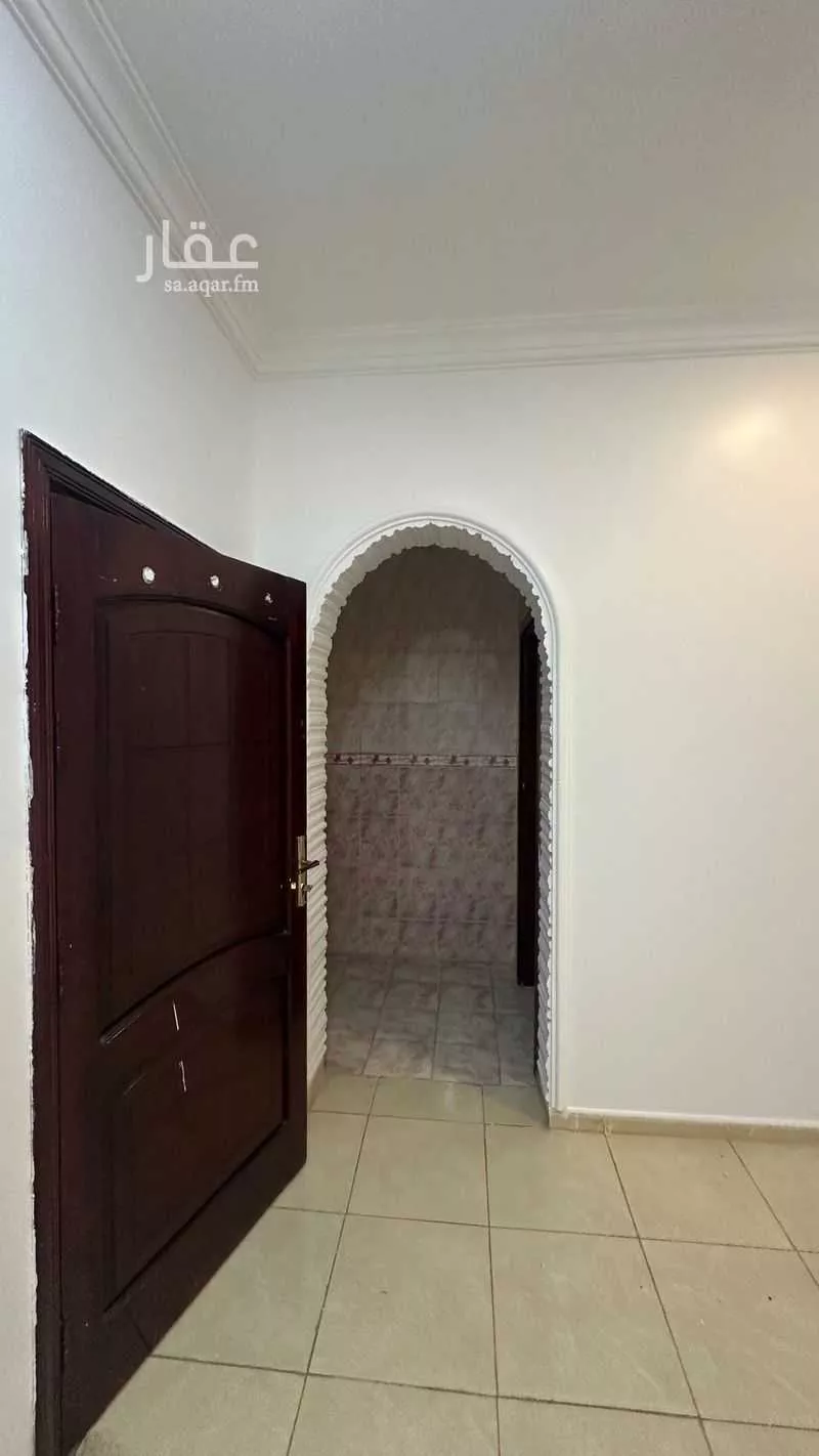 شقة 5 غرف في الدفاع 8