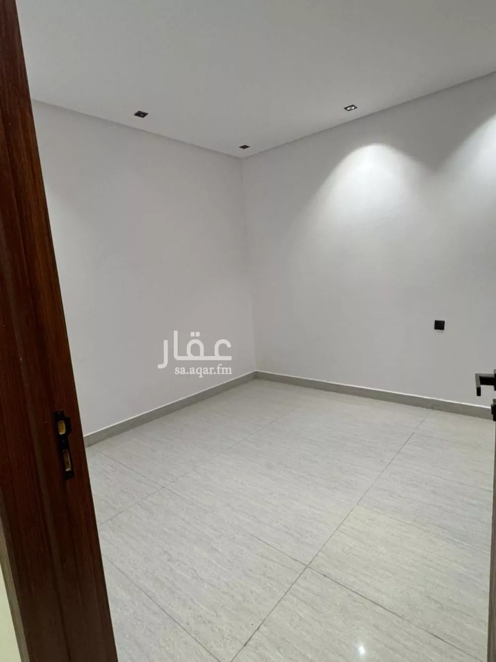فيلا 5 غرف في طويق 19