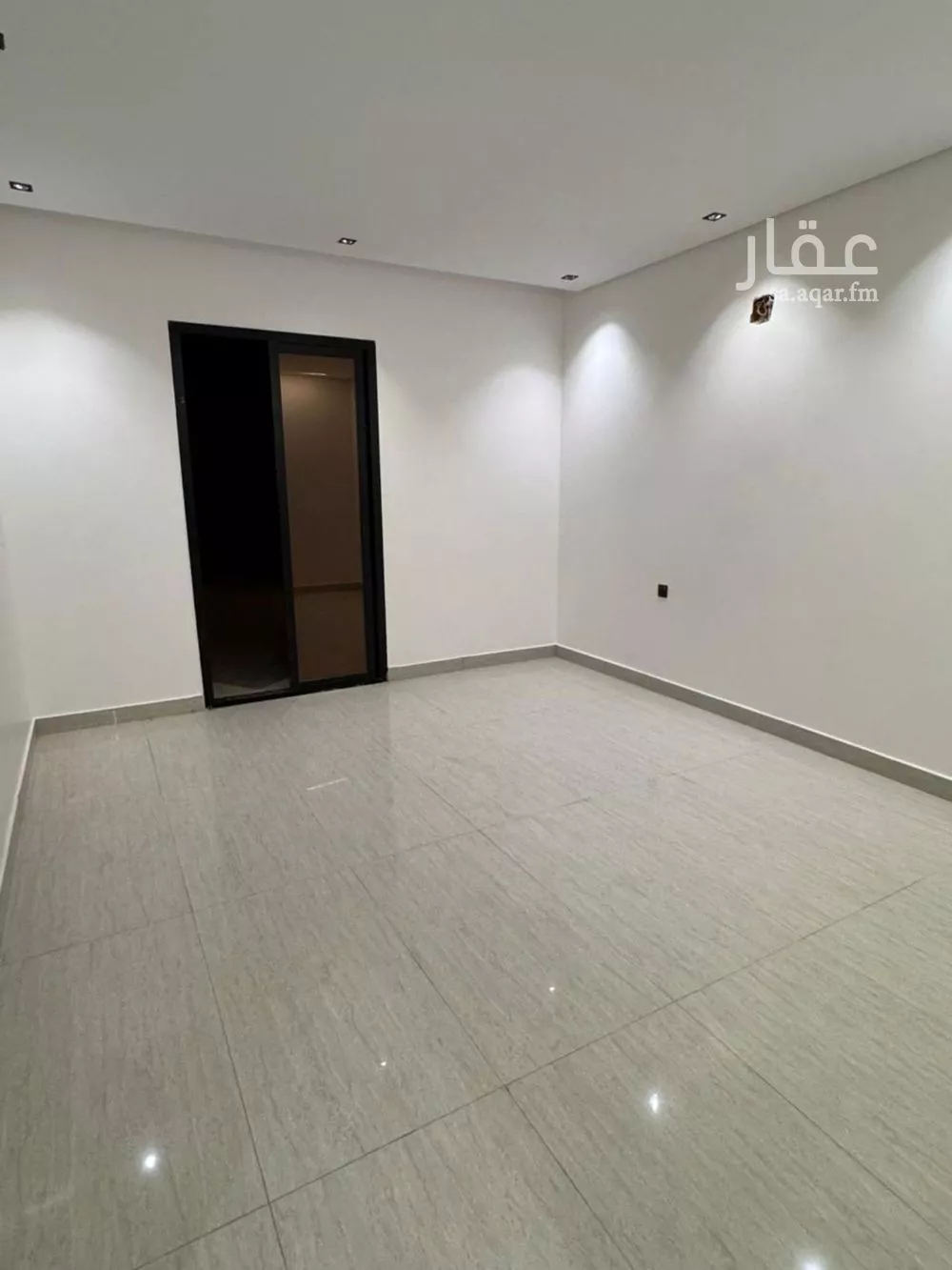 فيلا 5 غرف في طويق 15