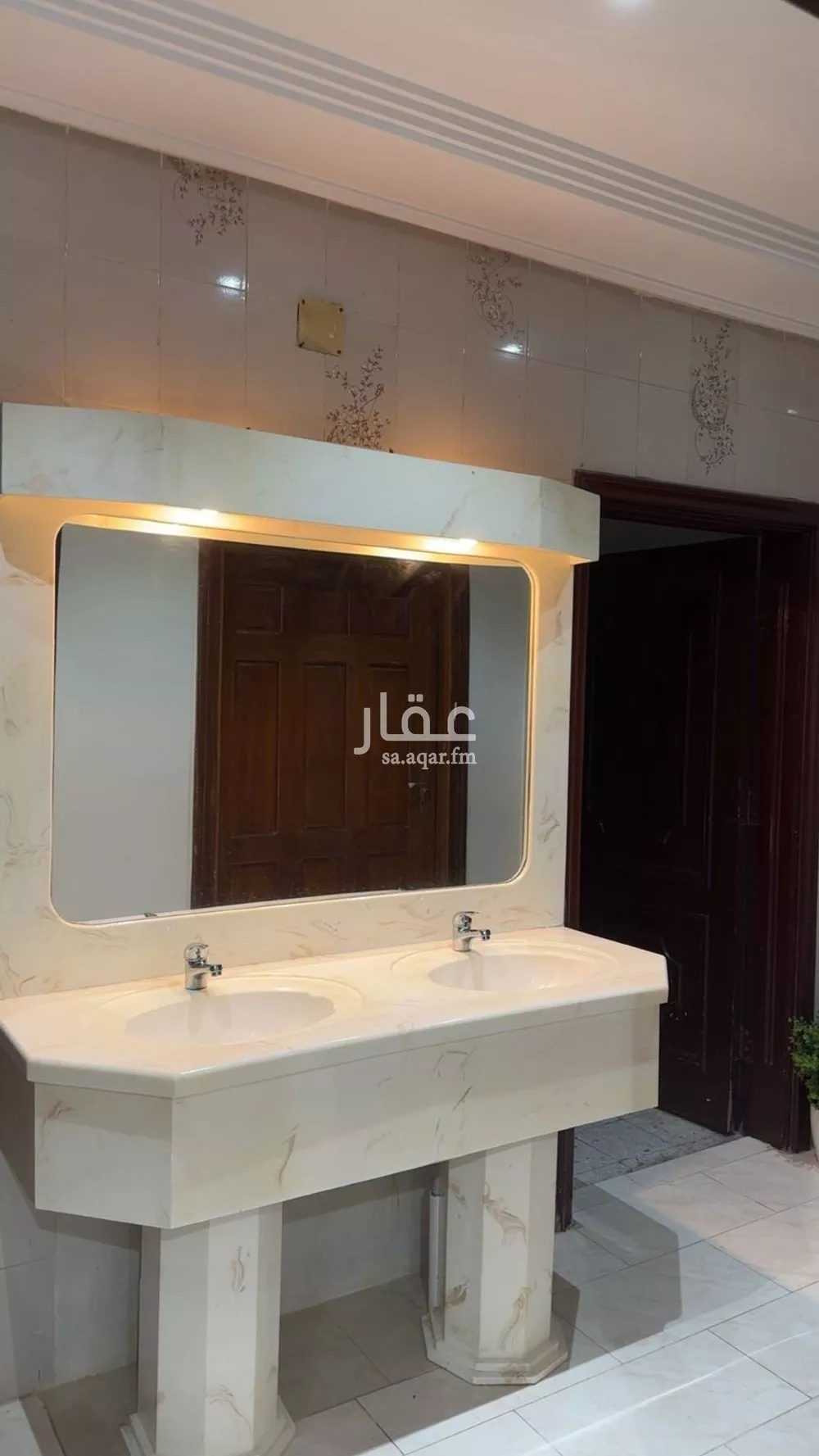 فيلا 5 غرف في الزهرة 6