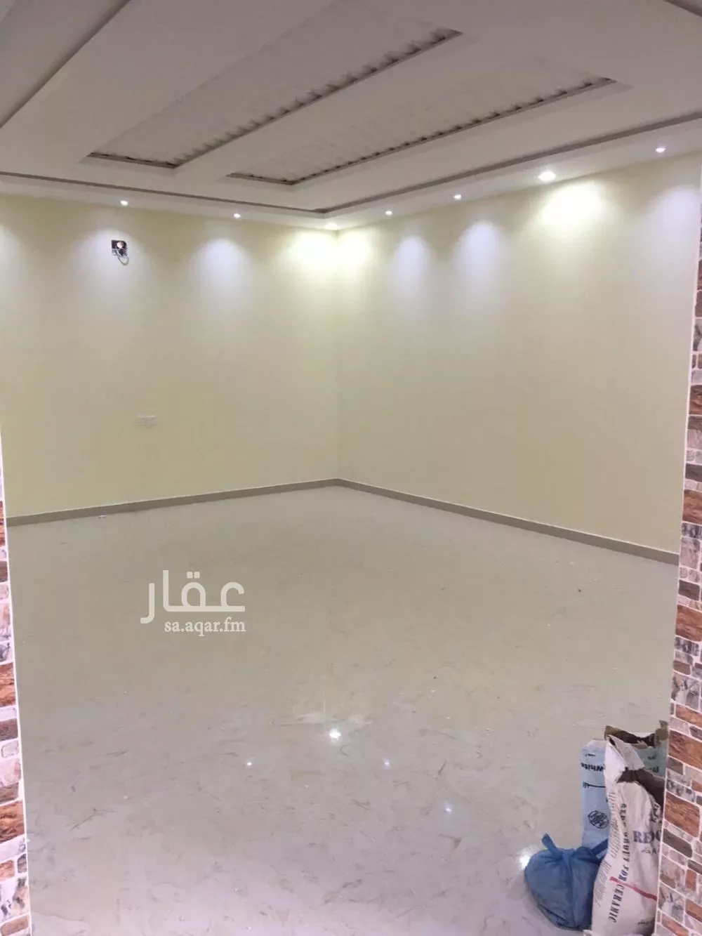 فيلا 5 غرف في عكاظ 3