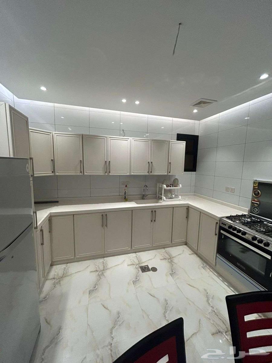 شقة 4 غرف في الملك فهد 3