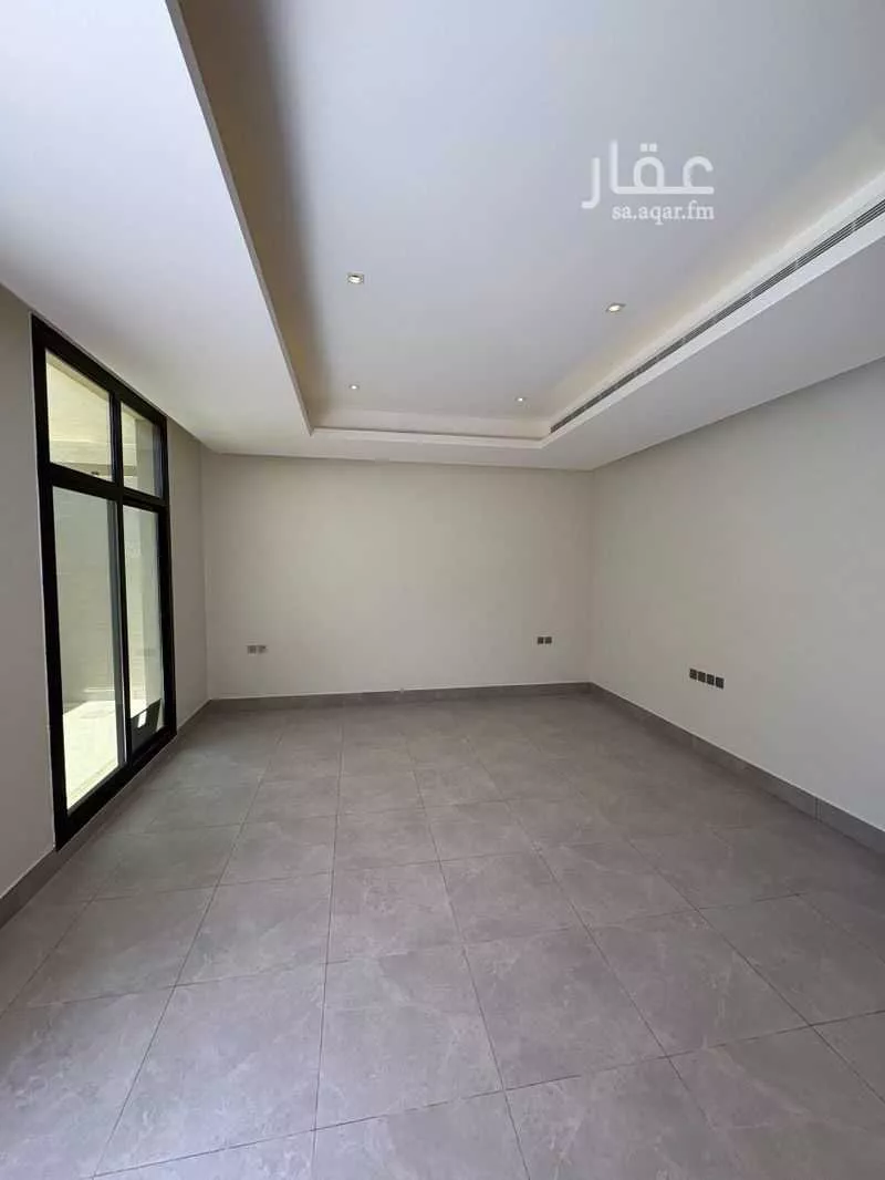 فيلا 5 غرف في العارض 8