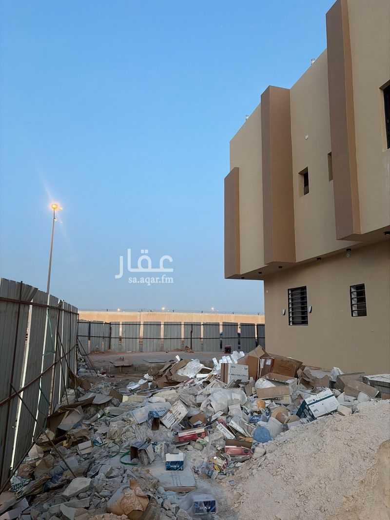 عمارة 1382 م² في القادسية 5