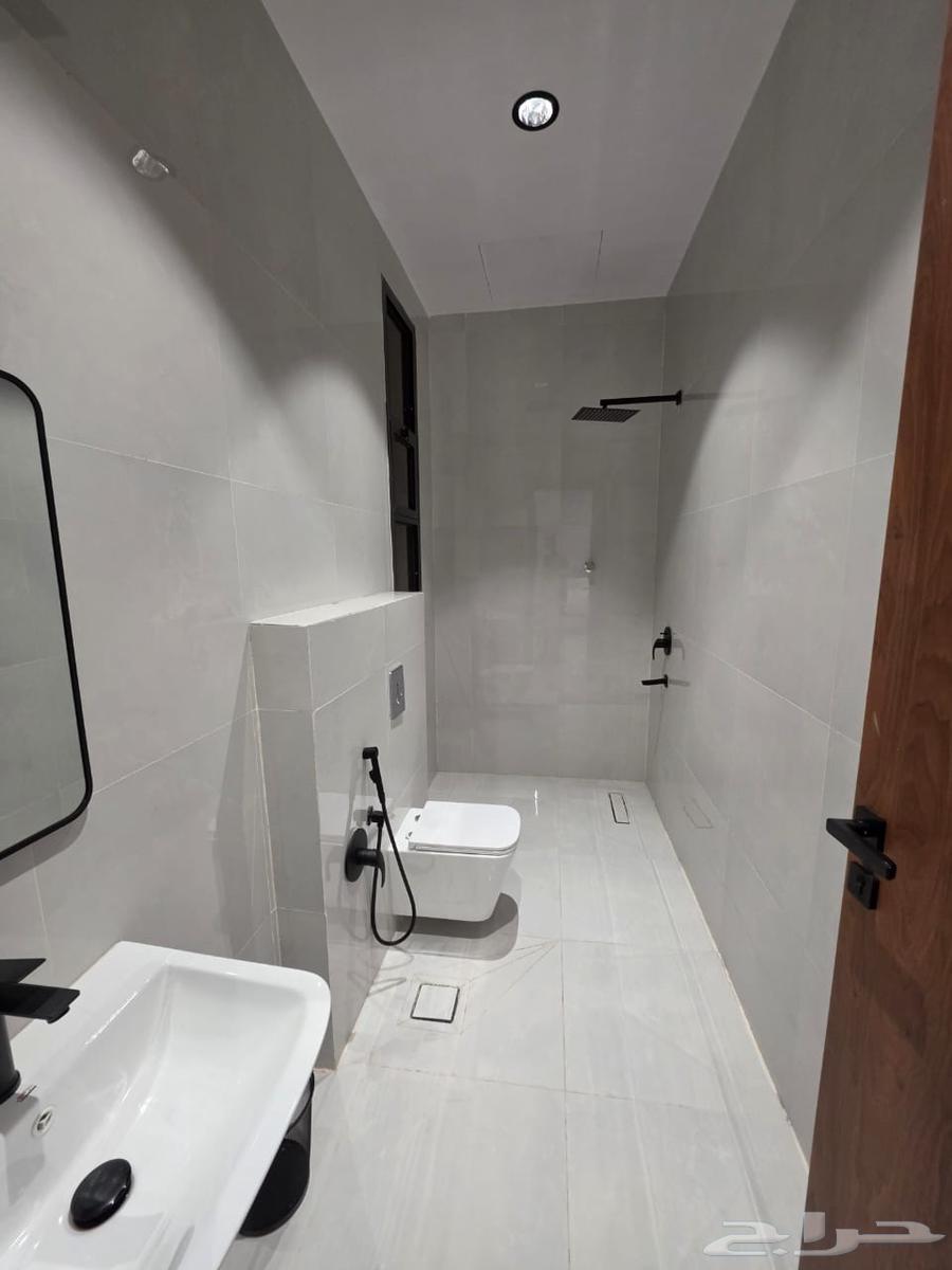 4 bedroom apartment in Al Maizilah 9