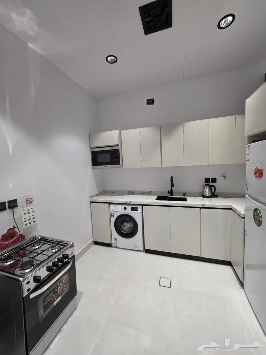 4 bedroom apartment in Al Maizilah 8