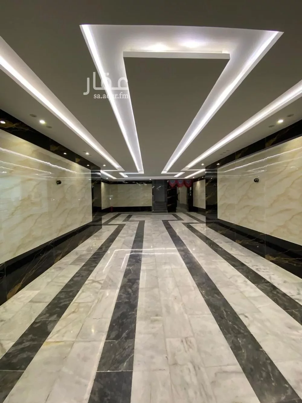 شقة 5 غرف في الواحة 2